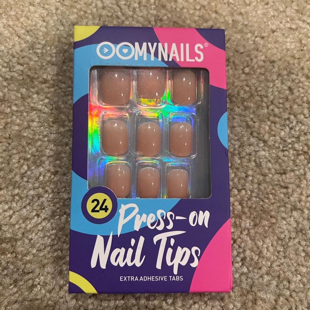 Press on nails